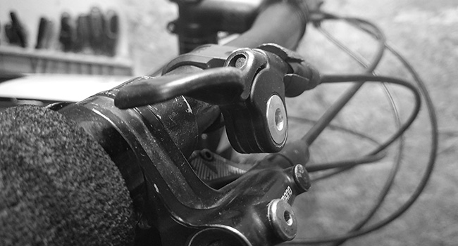 photo manette de commande selle téléscopique